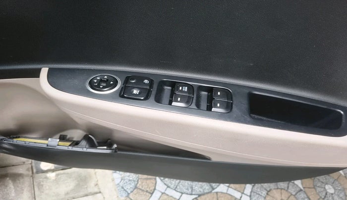 2016 Hyundai Grand i10 MAGNA AT 1.2 KAPPA VTVT, Petrol, Automatic, 89,330 km, interior