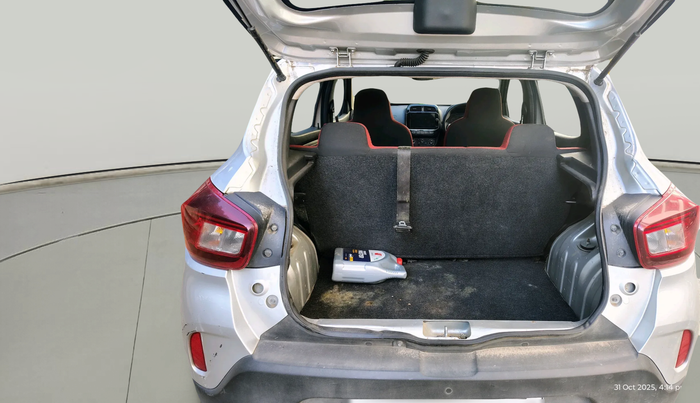 2022 Renault Kwid RXT 1.0 AMT, Petrol, Automatic, 72,198 km, exterior