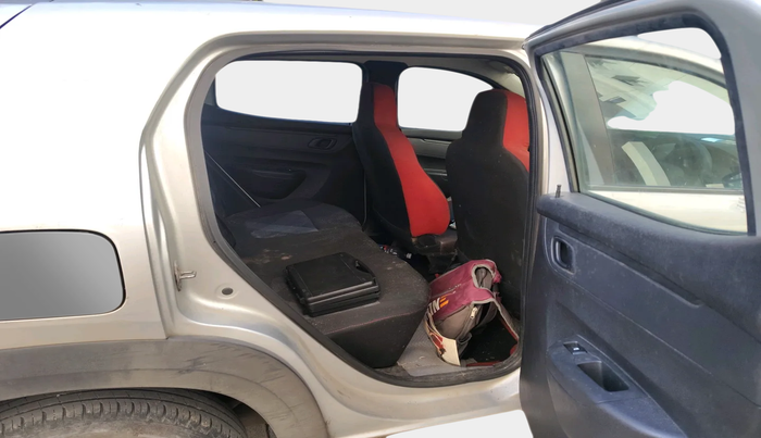 2022 Renault Kwid RXT 1.0 AMT, Petrol, Automatic, 72,198 km, interior