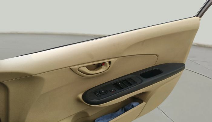 2014 Honda Amaze 1.2L I-VTEC S, Petrol, Manual, 98,640 km, interior