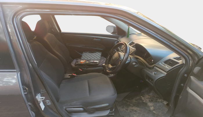 2017 Maruti Swift ZXI, Petrol, Manual, 1,20,545 km, interior