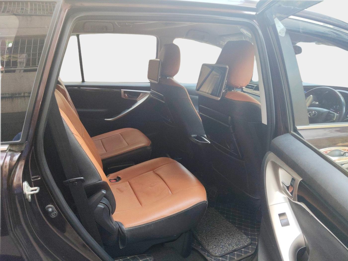2018 Toyota Innova Crysta 2.4 VX 7 STR, Diesel, Manual, 90,279 km, interior