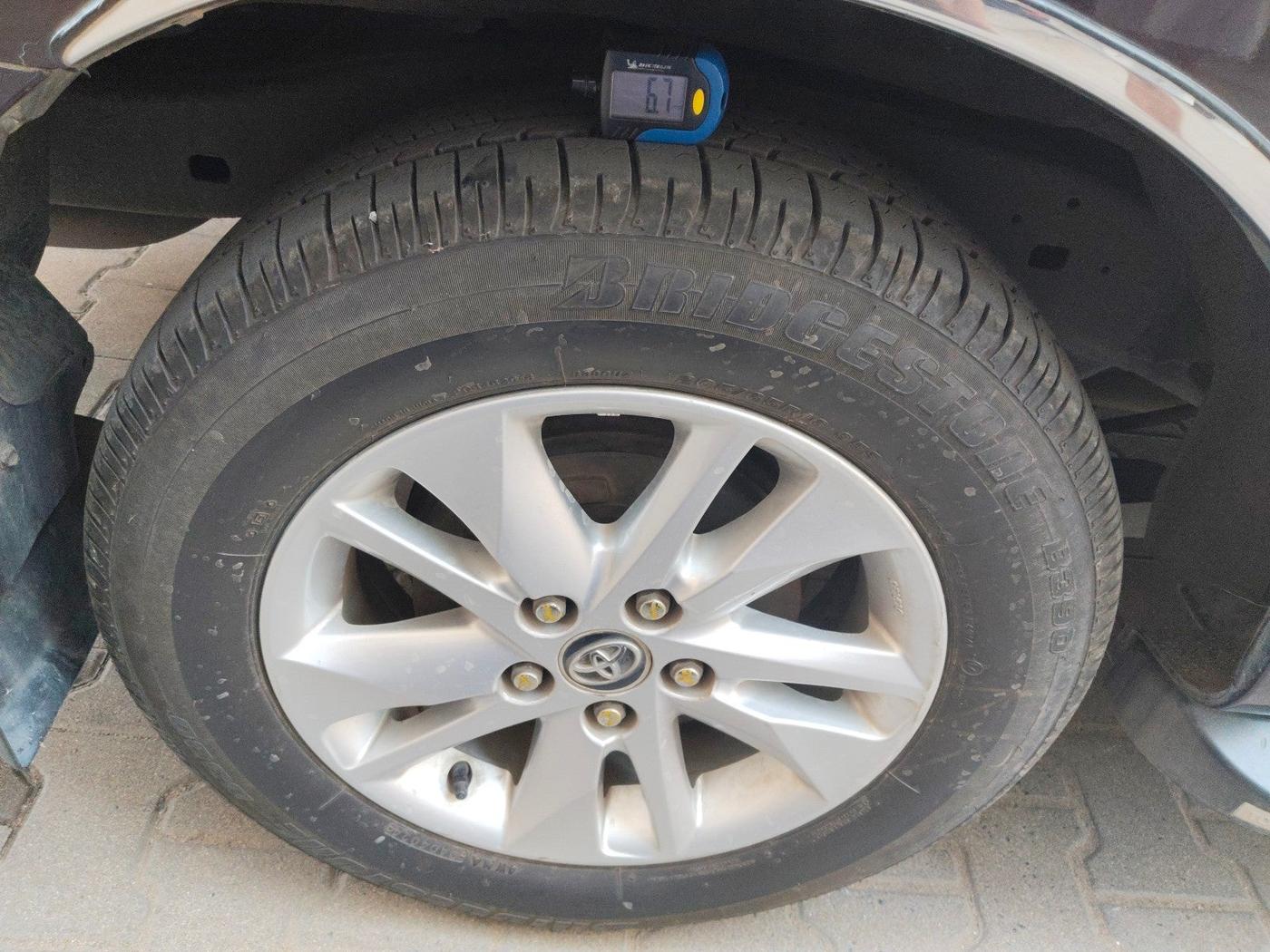 2018 Toyota Innova Crysta 2.4 VX 7 STR, Diesel, Manual, 90,279 km, tyre