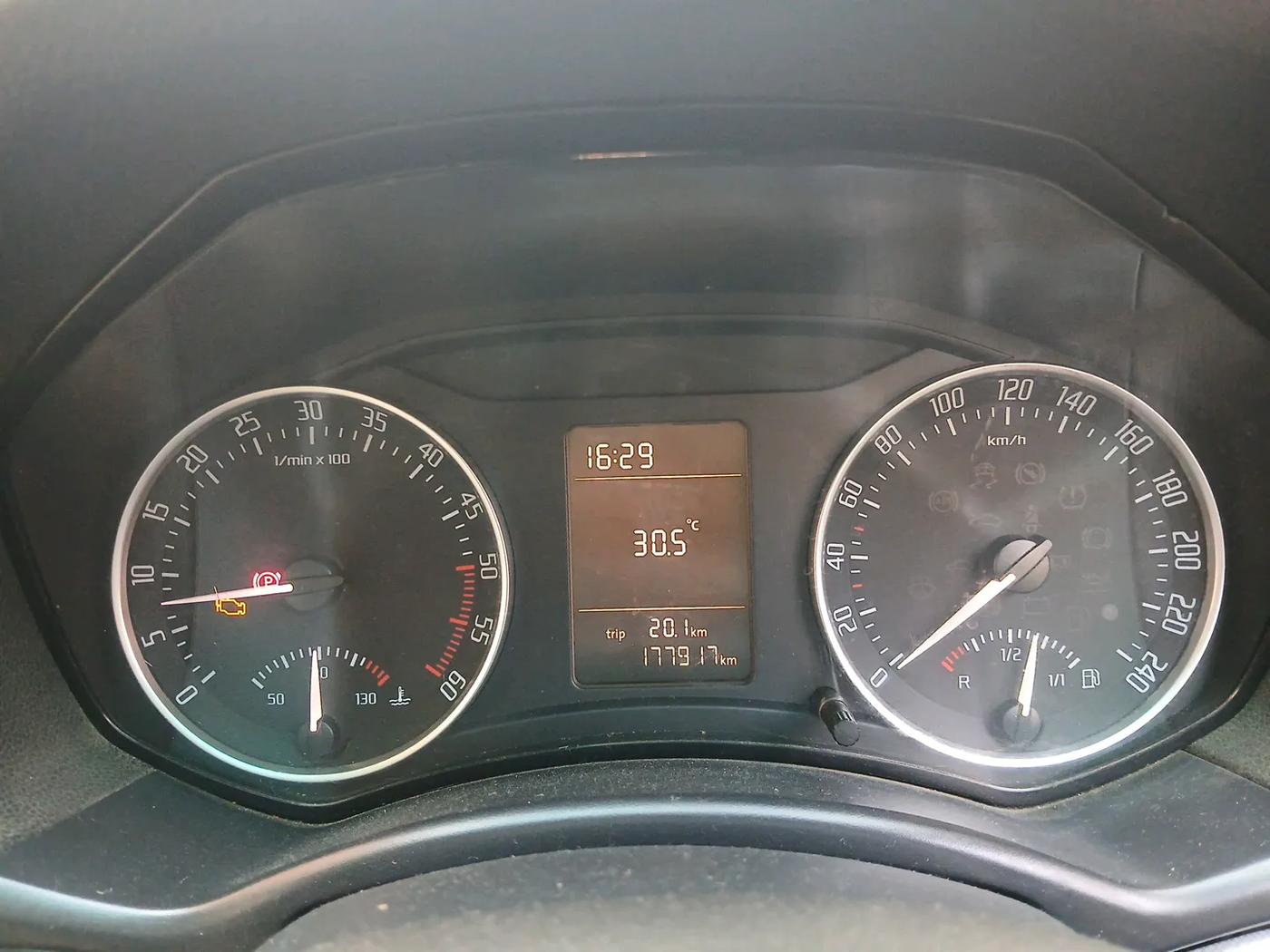 2012 Skoda Laura AMBIENTE 2.0 TDI CR MT, Diesel, Manual, 1,78,123 km, interior