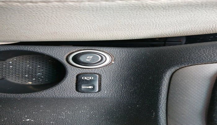 2012 Skoda Laura AMBIENTE 2.0 TDI CR MT, Diesel, Manual, 1,77,917 km, interior