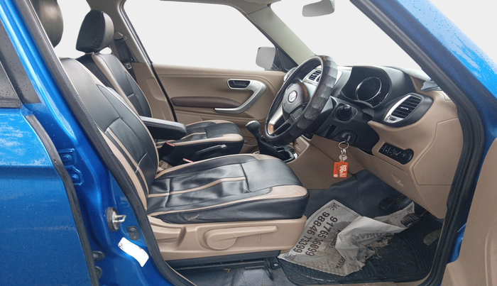 2015 Mahindra TUV300 T8, Diesel, Manual, 97,509 km, interior