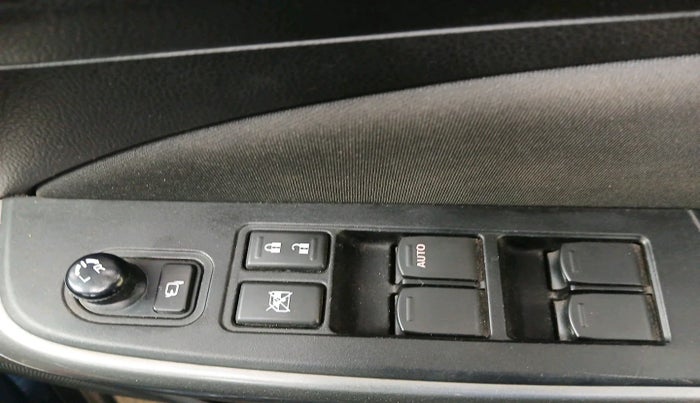 2018 Maruti Swift ZXI, Petrol, Manual, 25,912 km, interior