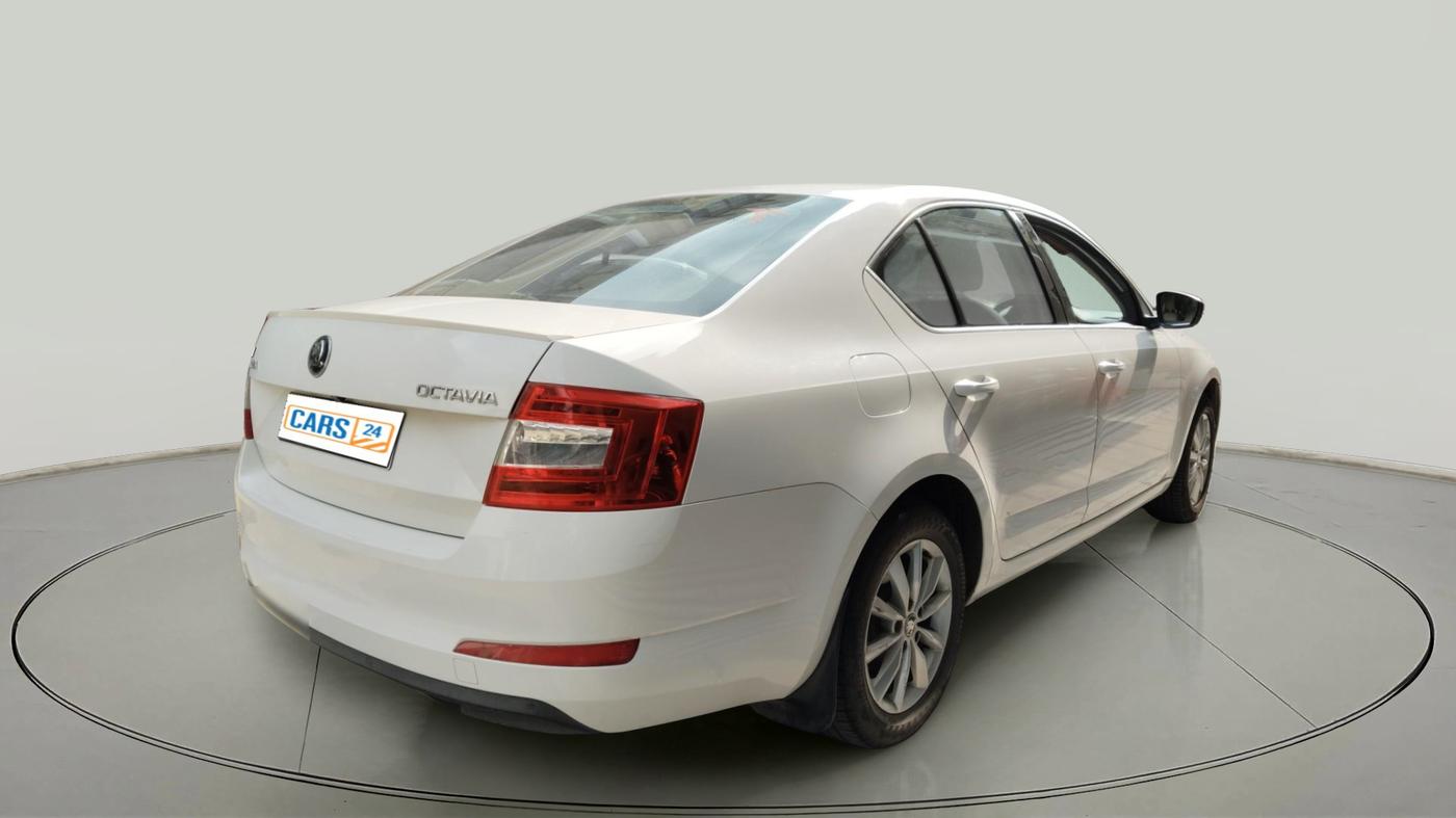 2015 Skoda Octavia STYLE PLUS AT 1.8 TSI, Petrol, Automatic, 70,185 km, exterior