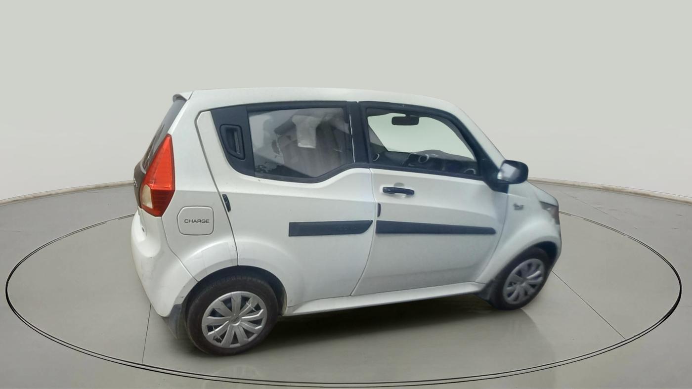 2017 Mahindra E20 Plus P4, Electric, Automatic, 36,756 km, exterior