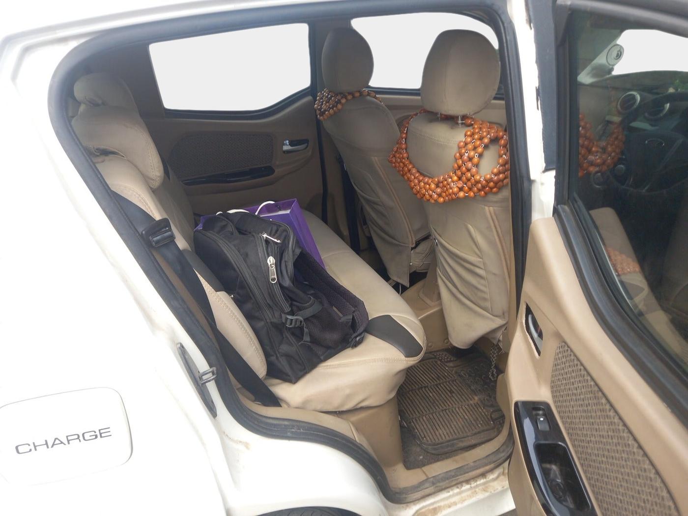 2017 Mahindra E20 Plus P4, Electric, Automatic, 36,756 km, interior