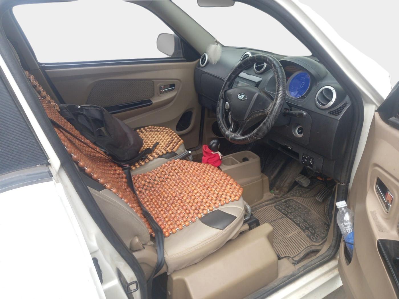 2017 Mahindra E20 Plus P4, Electric, Automatic, 36,756 km, interior