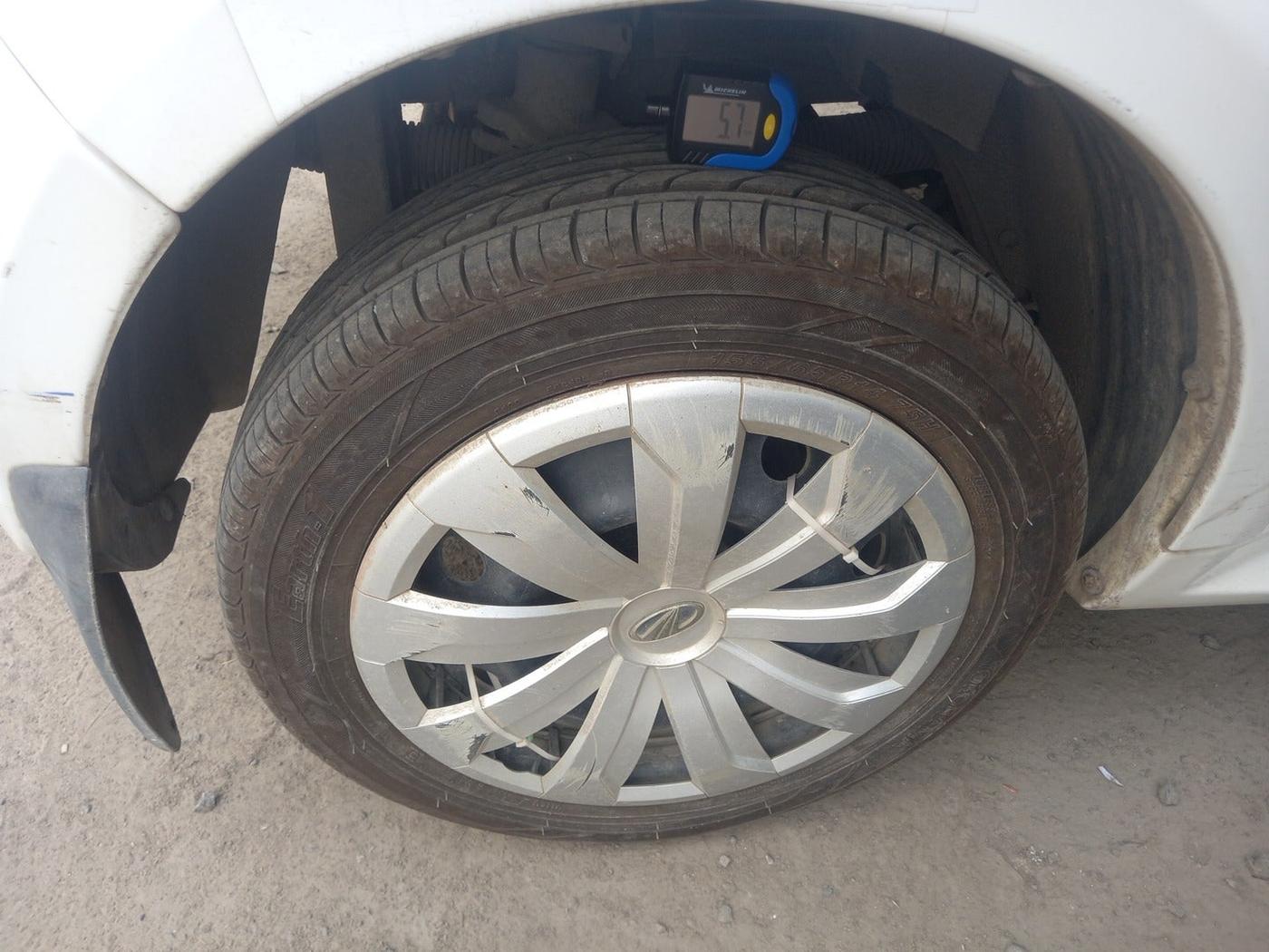 2017 Mahindra E20 Plus P4, Electric, Automatic, 36,756 km, tyre