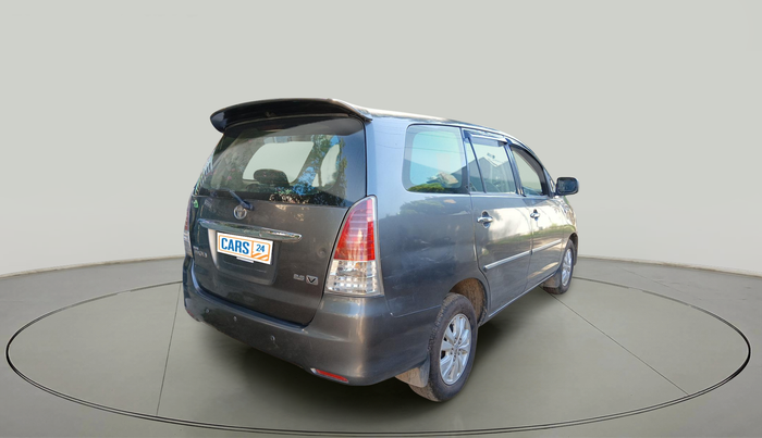 2010 Toyota Innova V 2.5 7 STR, Diesel, Manual, 1,05,304 km, exterior