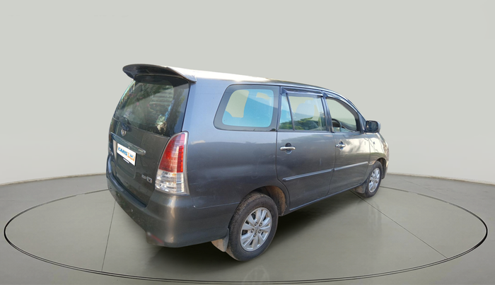 2010 Toyota Innova V 2.5 7 STR, Diesel, Manual, 1,05,304 km, exterior