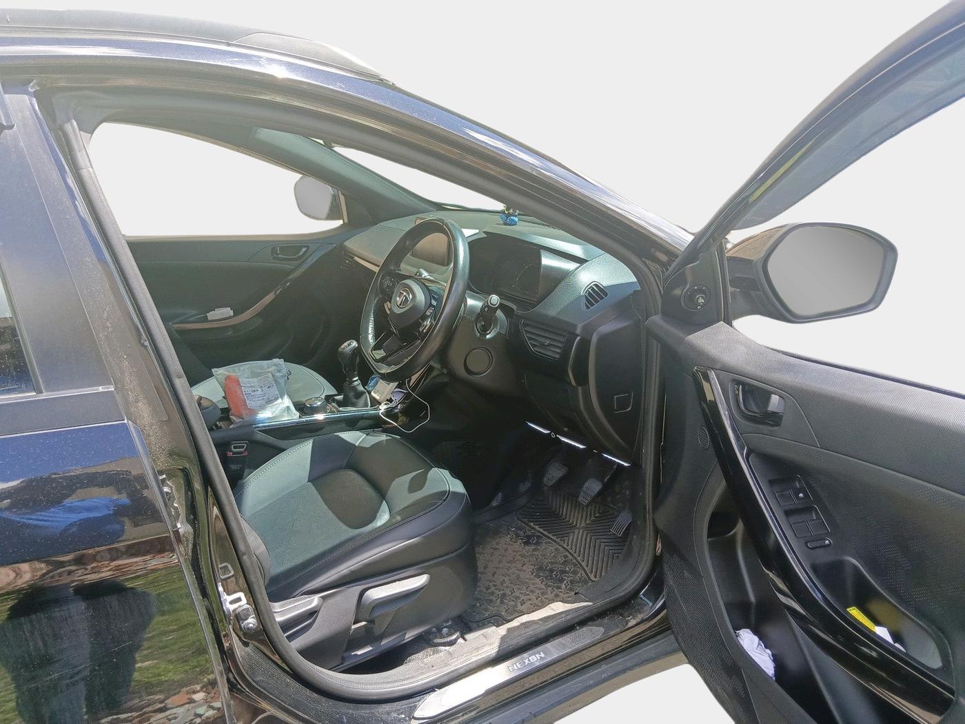 2022 Tata NEXON XZ PLUS (O) PETROL DARK EDITION, Petrol, Manual, 38,655 km, interior