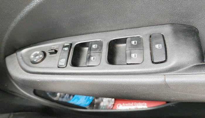 2019 Hyundai VENUE S 1.2, Petrol, Manual, 87,732 km, interior