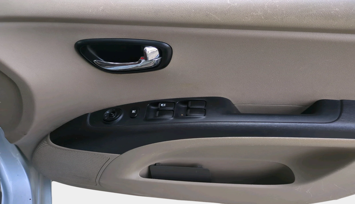 2011 Hyundai i10 SPORTZ 1.1, Petrol, Manual, 79,974 km, interior