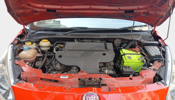 2015 Fiat Avventura ACTIVE MULTIJET 1.3, Diesel, Manual, 1,56,088 km, exterior