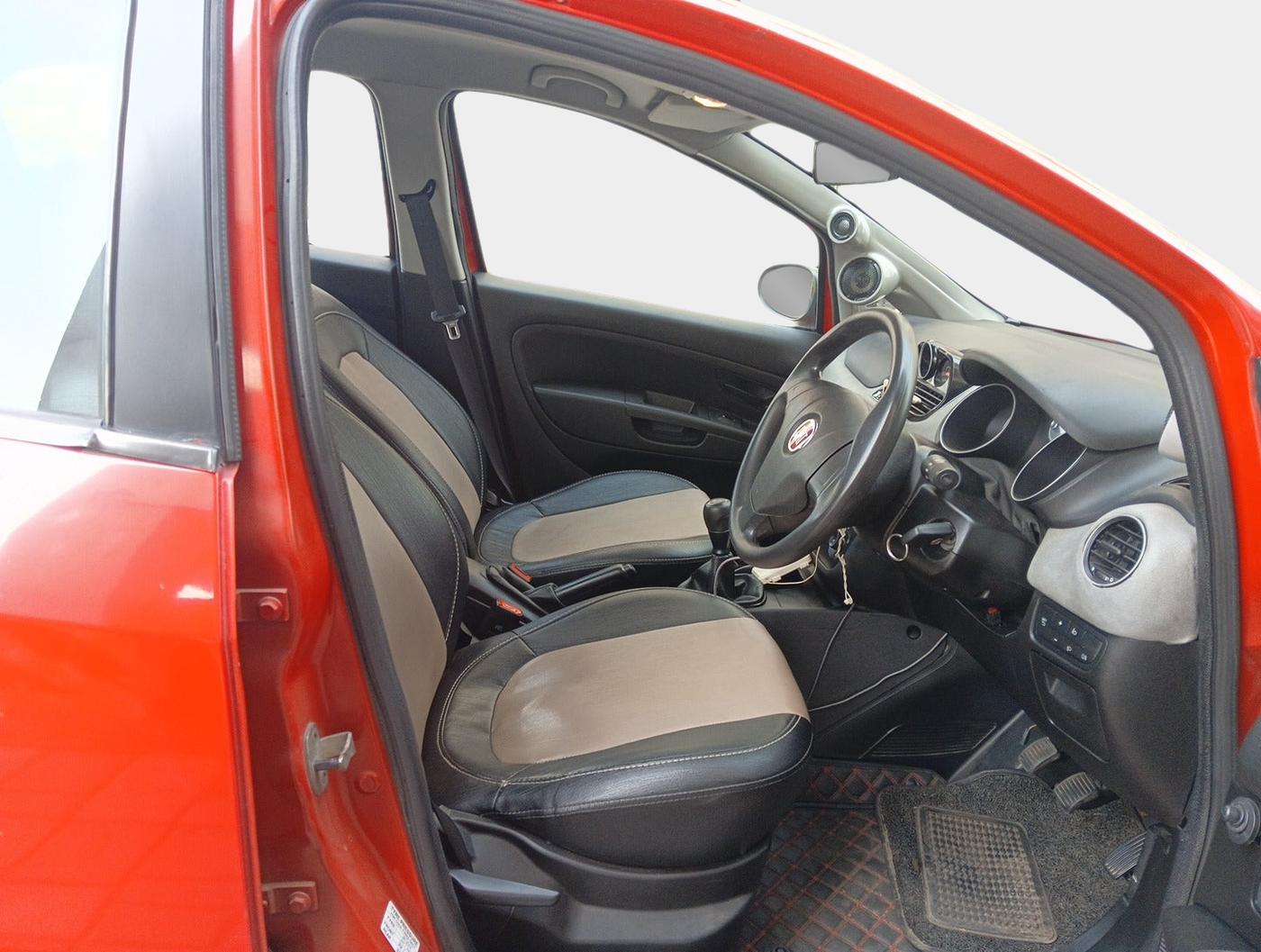2015 Fiat Avventura ACTIVE MULTIJET 1.3, Diesel, Manual, 1,56,088 km, interior