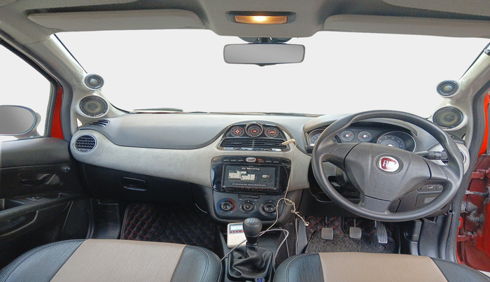 2015 Fiat Avventura ACTIVE MULTIJET 1.3, Diesel, Manual, 1,56,088 km, interior