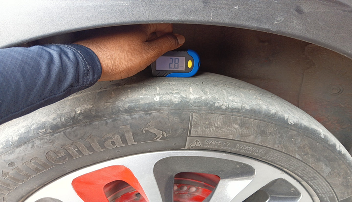 2015 Fiat Avventura ACTIVE MULTIJET 1.3, Diesel, Manual, 1,56,088 km, tyre