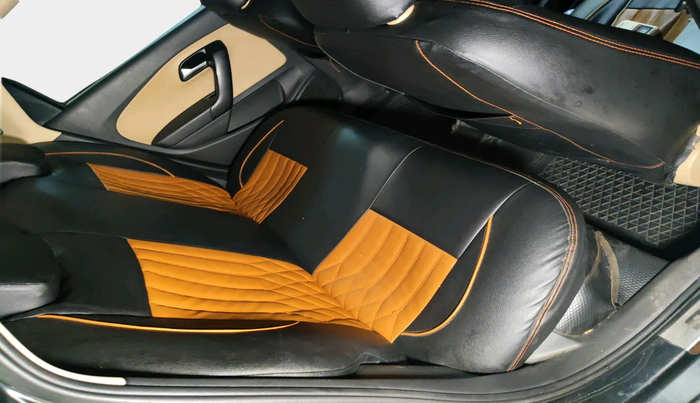 2015 Volkswagen Polo HIGHLINE1.2L, Petrol, Manual, 1,27,349 km, interior