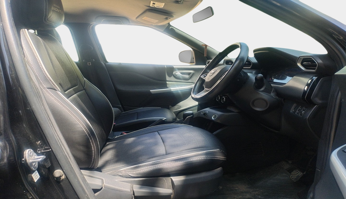 2021 Nissan MAGNITE XV PREMIUM TURBO (O) CVT, Petrol, Automatic, 27,000 km, interior