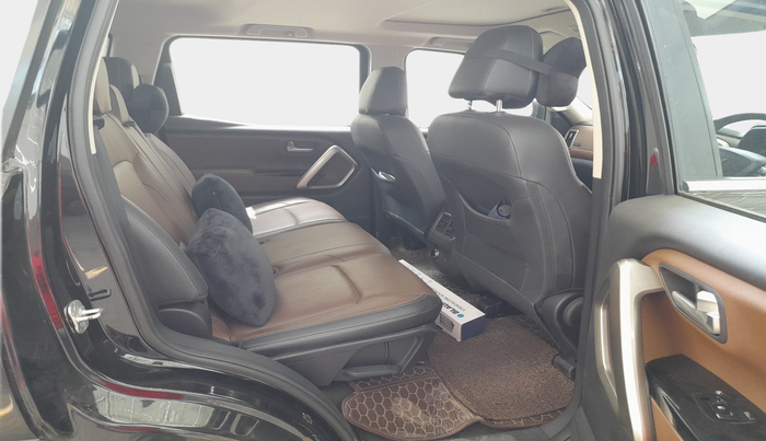 2024 Mahindra SCORPIO-N Z8 DIESEL AT 2WD 7 STR, Diesel, Automatic, 13,000 km, interior
