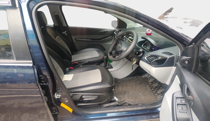 2023 Tata Tiago XT PETROL, Petrol, Manual, 5,535 km, interior