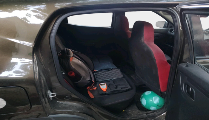 2021 Renault Kwid RXT 1.0 (O), Petrol, Manual, 1,06,420 km, interior