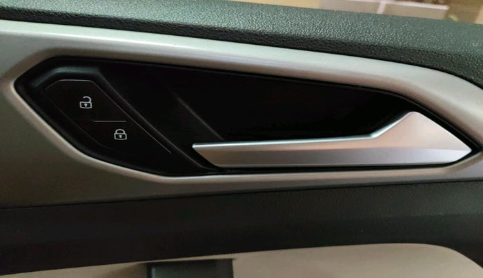 2022 Volkswagen TAIGUN HIGHLINE 1.0 TSI MT, Petrol, Manual, 38,108 km, interior