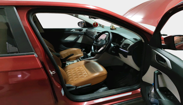 2022 Volkswagen TAIGUN HIGHLINE 1.0 TSI MT, Petrol, Manual, 38,108 km, interior