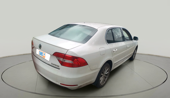 2014 Skoda Superb ELEGANCE 1.8 TSI AT, Petrol, Automatic, 1,11,233 km, exterior