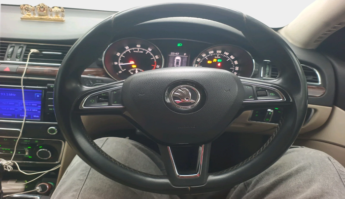 2014 Skoda Superb ELEGANCE 1.8 TSI AT, Petrol, Automatic, 1,11,233 km, interior