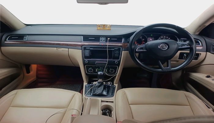 2014 Skoda Superb ELEGANCE 1.8 TSI AT, Petrol, Automatic, 1,11,233 km, interior