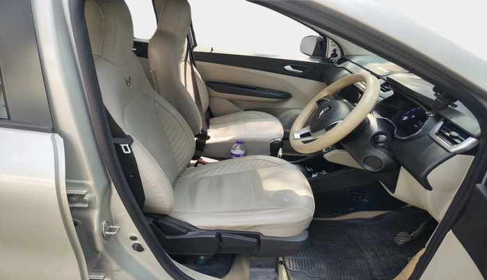 2023 Renault TRIBER RXZ AMT, Petrol, Automatic, 32,113 km, interior