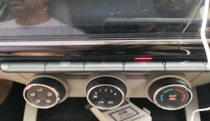 2023 Renault TRIBER RXZ AMT, Petrol, Automatic, 32,113 km, interior