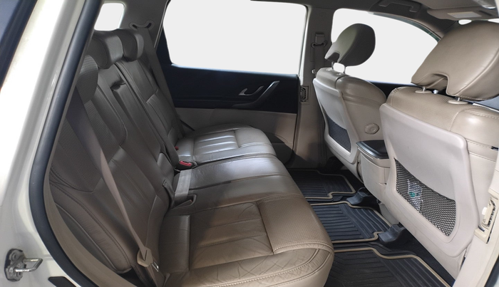 2016 Mahindra XUV500 W8, Diesel, Manual, 65,561 km, interior