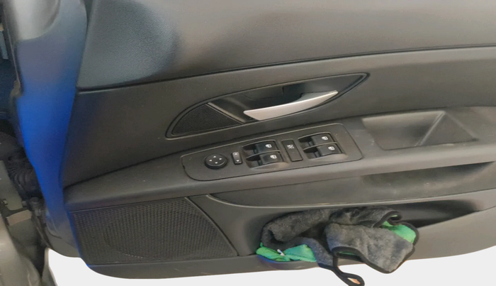 2016 Fiat Punto EVO MULTIJET 1.3 90 HP, Diesel, Manual, 1,10,884 km, interior