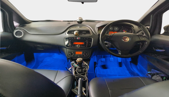 2016 Fiat Punto EVO MULTIJET 1.3 90 HP, Diesel, Manual, 1,10,884 km, interior