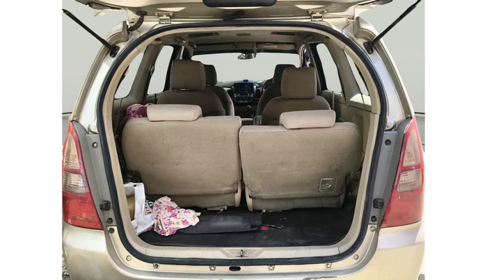 2006 Toyota Innova V 2.5 7 STR, Diesel, Manual, 3,03,318 km, exterior