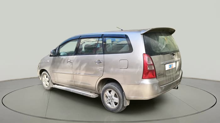 2006 Toyota Innova V 2.5 7 STR, Diesel, Manual, 3,03,318 km, exterior