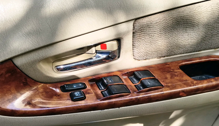 2006 Toyota Innova V 2.5 7 STR, Diesel, Manual, 3,03,318 km, interior