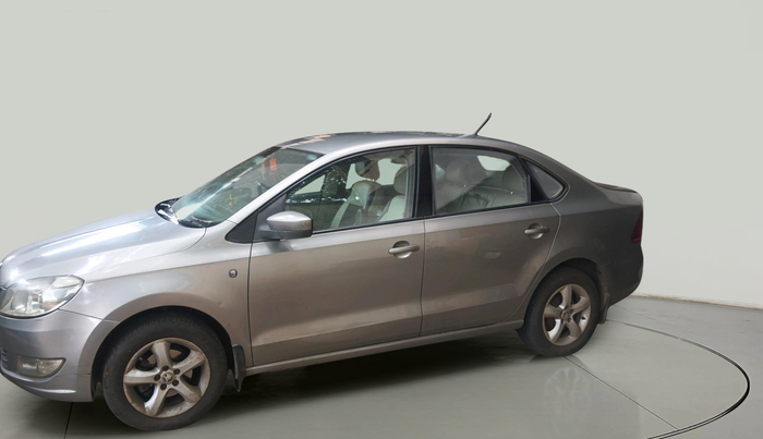 2014 Skoda Rapid ELEGANCE 1.6 TDI CR MT, Diesel, Manual, 98,561 km, exterior