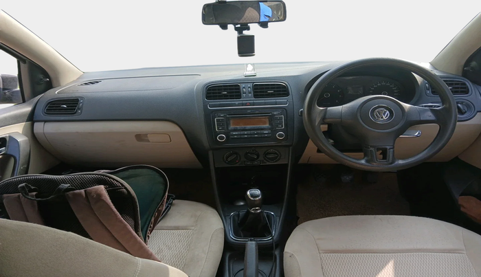 2010 Volkswagen Polo COMFORTLINE 1.2L PETROL, Petrol, Manual, 1,24,237 km, interior