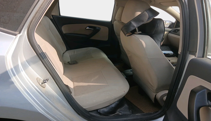 2010 Volkswagen Polo COMFORTLINE 1.2L PETROL, Petrol, Manual, 1,24,237 km, interior