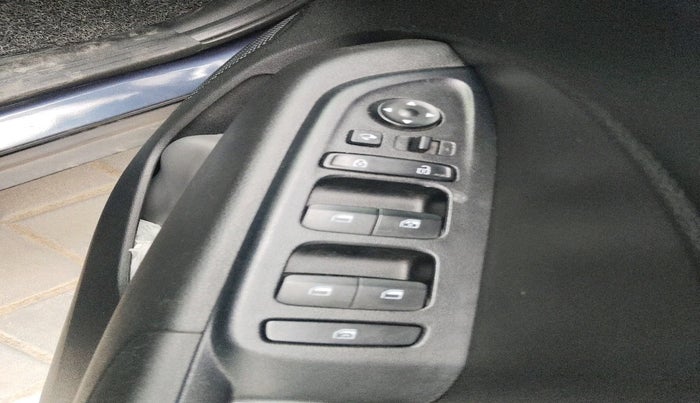 2021 Hyundai VENUE SX 1.0 TURBO IMT, Petrol, Manual, 31,654 km, interior