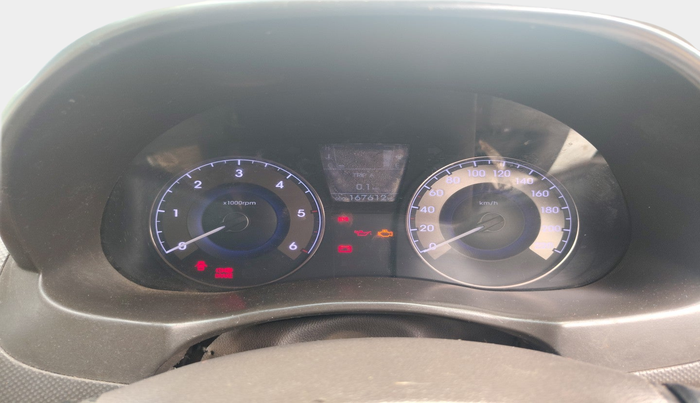 2013 Hyundai Verna FLUIDIC 1.6 CRDI SX, Diesel, Manual, 1,67,612 km, interior