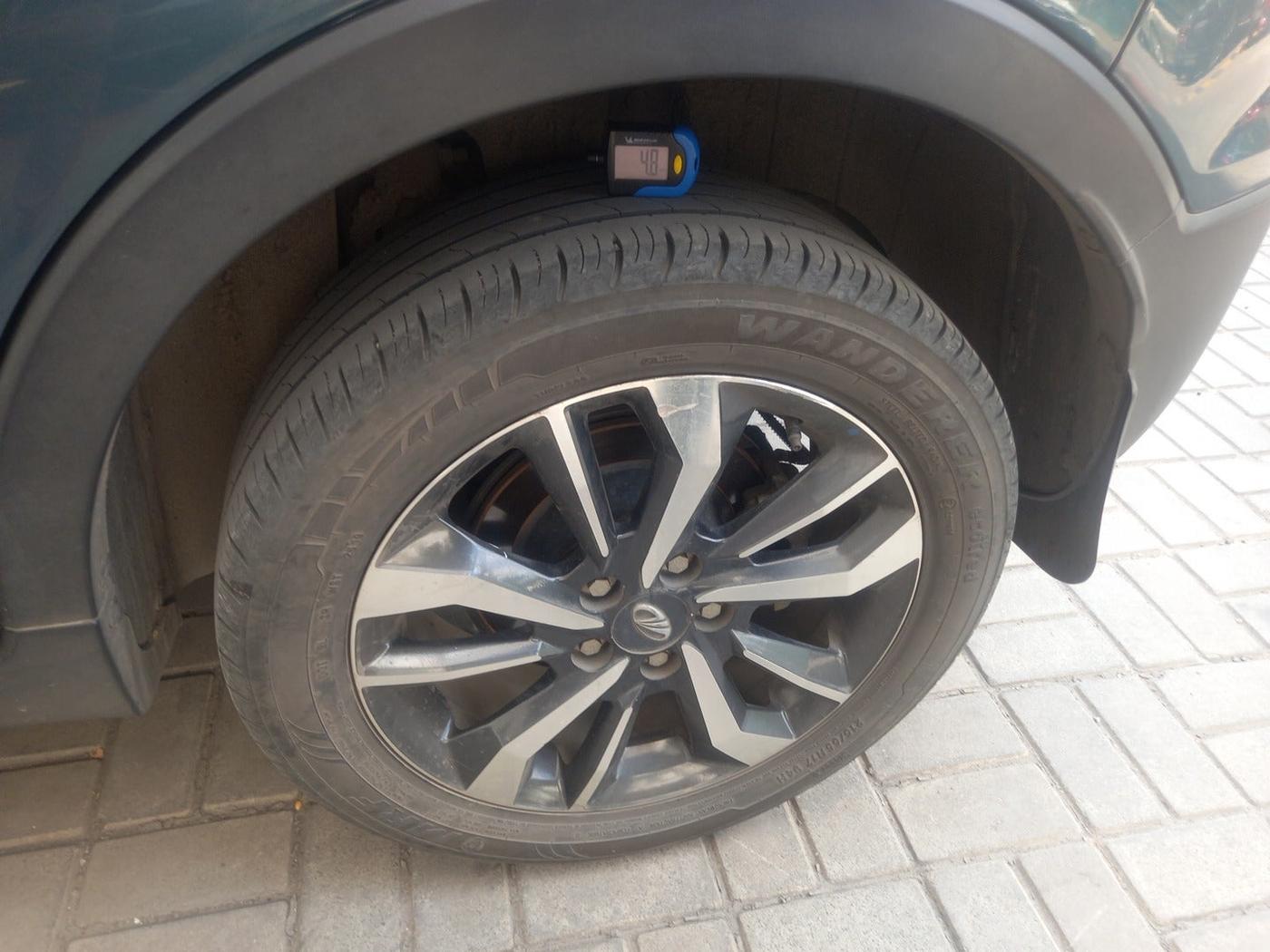 2019 Mahindra XUV300 W8 (O) 1.5 DIESEL AMT, Diesel, Automatic, 77,042 km, tyre