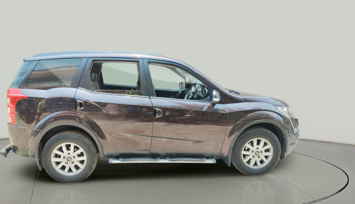 2016 Mahindra XUV500 W8, Diesel, Manual, 1,41,013 km, exterior